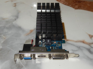 Grafička 2gb ddr3 / gt 730