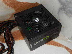 Corsair napojna 600w / 2 x (6+2) pina za gpu