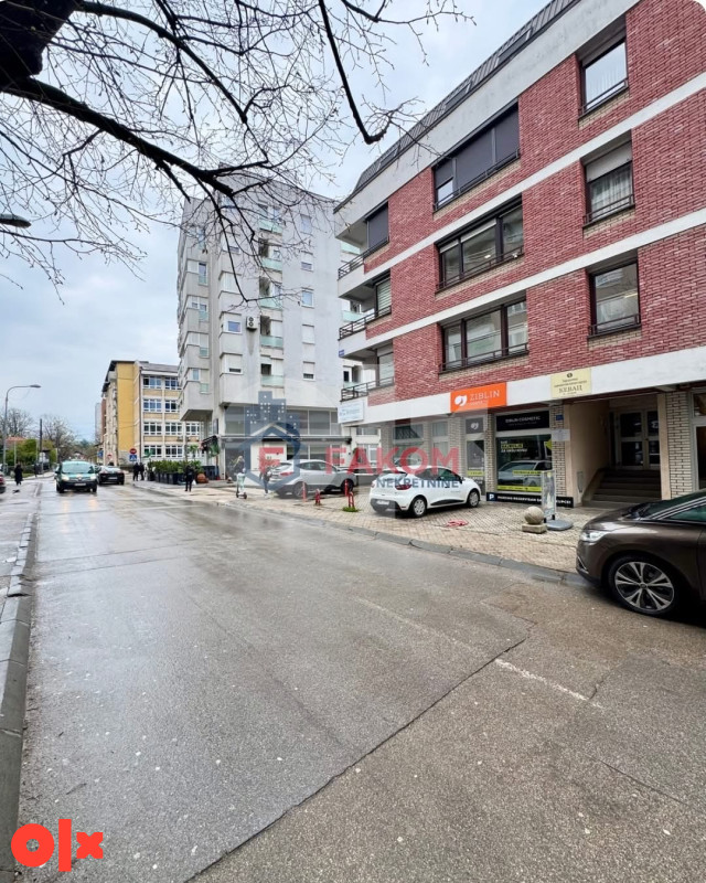 Iznajmljuje se trosoban stan sa parking mjestom, Centar 2