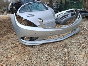 Prednji branik mercedes c klasa w204 AMG 2007-2011 GOD.