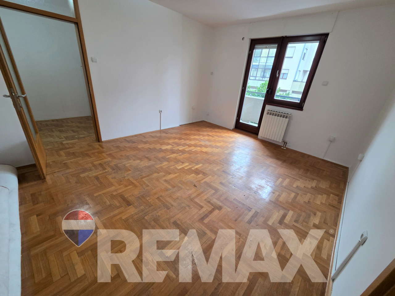 Polunamješten stan 62m2, stambena/poslovna namjena