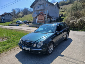 Mercedes-Benz E 320
