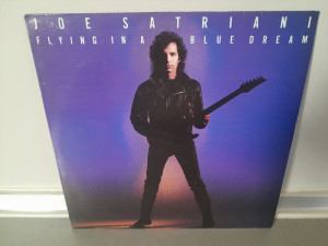 Lp ploce  Joe Satriani - Flying in a blue dream ( England)