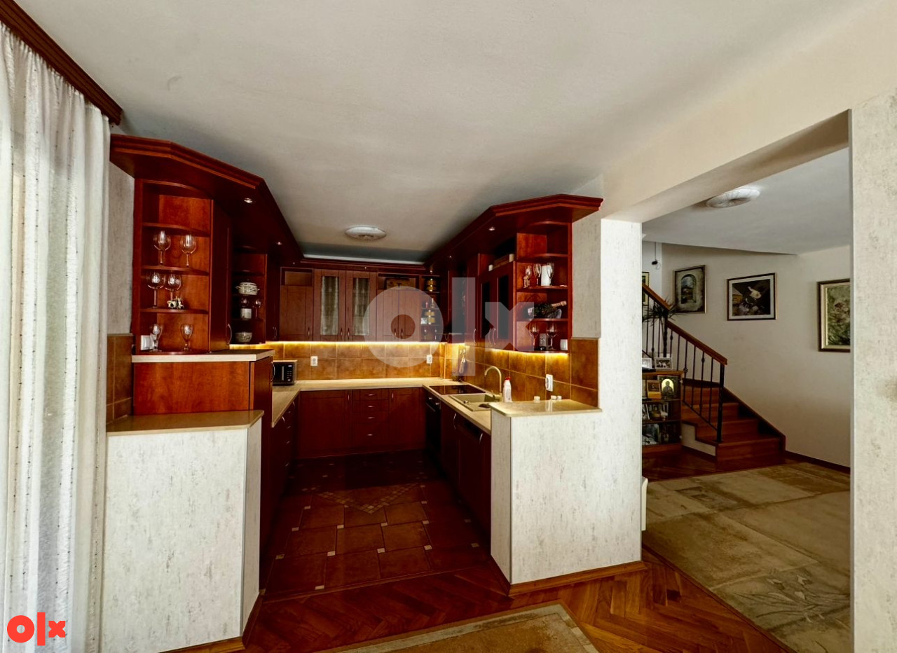 Luksuzna kuca Krupski slapovi, B. Luka, tel: 065/679-078 22