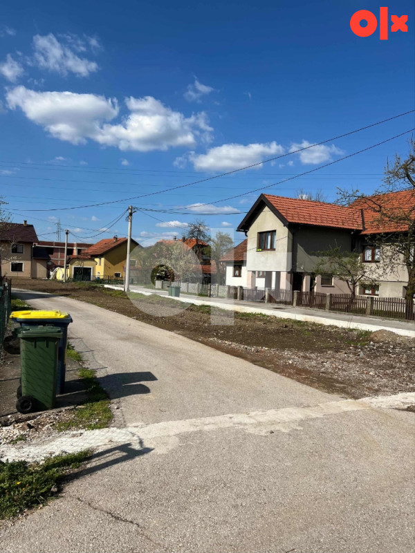 Izdaje se zemljište 1100m2 Živinice 3