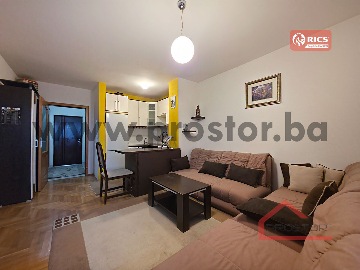 PROSTOR izdaje: Dvosoban stan sa dva balkon, Stup 3
