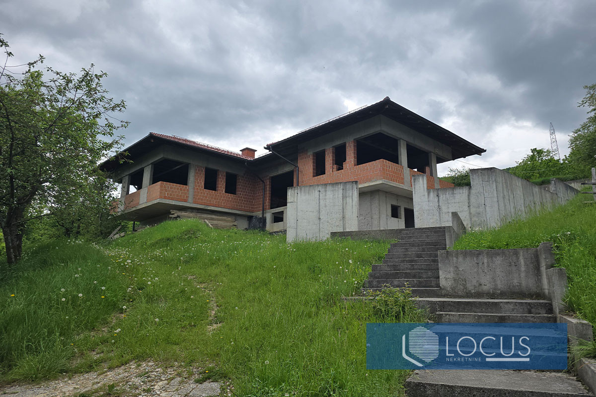 LOCUS: Dvije kuće na parceli 34.125m2, Barice, Vogošća