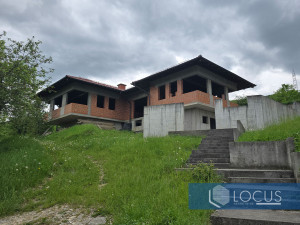 LOCUS: Dvije kuće na parceli 34.125m2, Barice, Vogošća