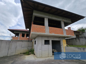 LOCUS: Dvije kuće na parceli 34.125m2, Barice, Vogošća photo 2