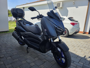 Yamaha X-Max 300