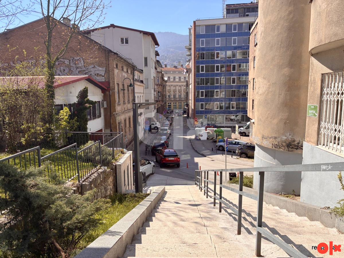 Petosoban dvoetažni stan najam Centar Sarajevo 2