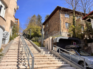 Petosoban dvoetažni stan najam Centar Sarajevo