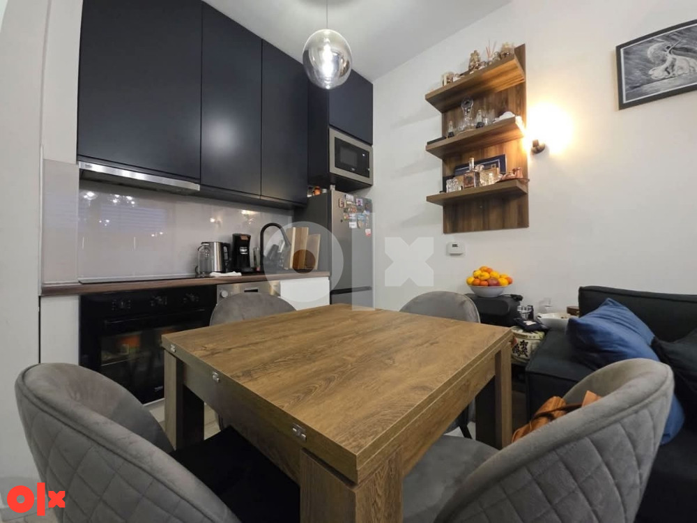 Dvosoban penthouse Bulevar 2