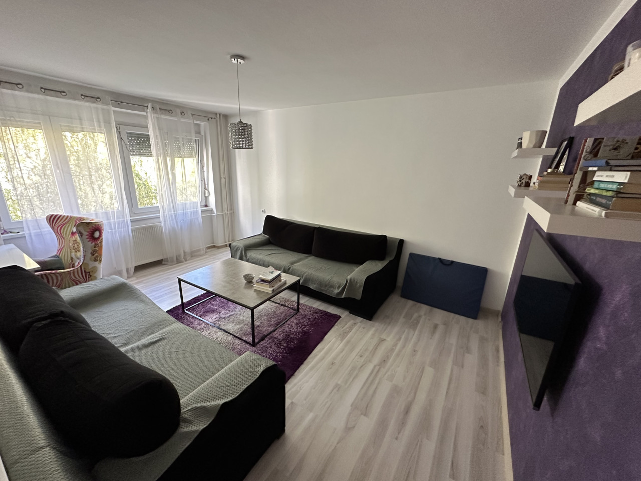 Trosoban kompletno renoviran stan - 68 m2