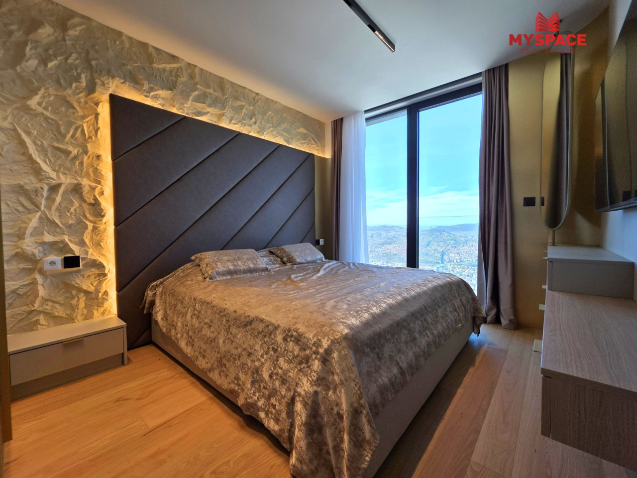 MY SPACE/ LUX STAN SA GARAZOM/ Trebevic/ ROOF GARDENS/ 103 m2 15