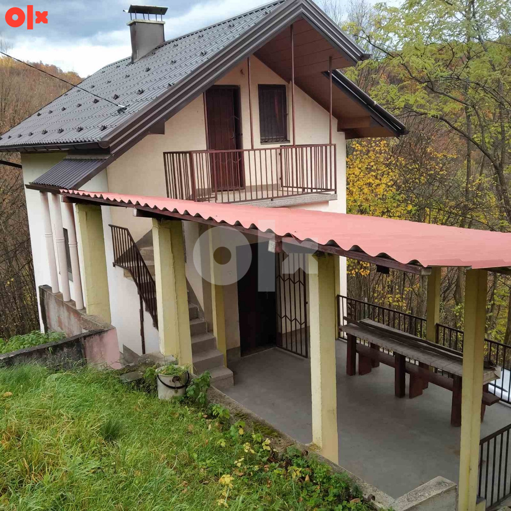 Vikendica i zemljište 560 m2 Istočna Ilidža Karalici Krupac