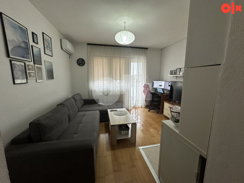 Izdajem garsonjeru Banja Luka Starčevica 066 765 714