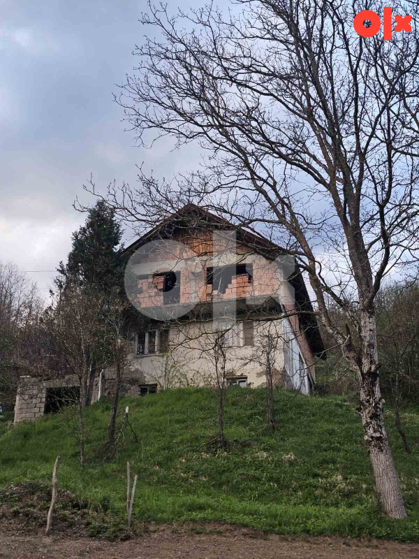 PRODAJA: Porodična kuća na atraktivnoj lokaciji