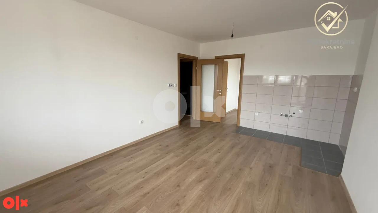 Trosoban stan Istočno Sarajevo 62 m2 velika terasa 40 m2 3