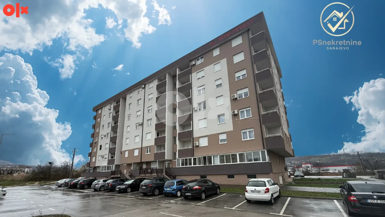 Trosoban stan Istočno Sarajevo 62 m2 velika terasa 40 m2