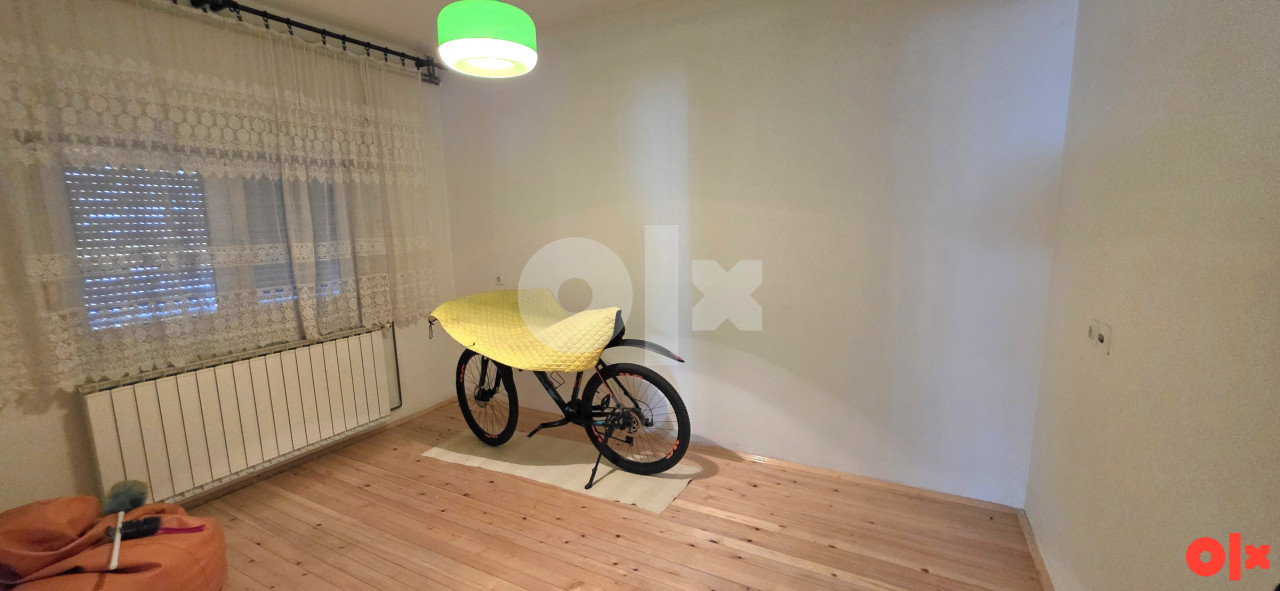 Vila Simin Han pored magistrale  270m2 ; 450000 KM 15