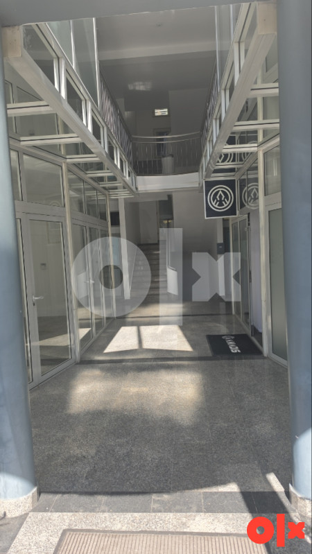 Trg dr. Ante Starceviča br 9 broj tel 063480 308