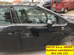 Vrata prednja DESNA Opel Meriva B 2012