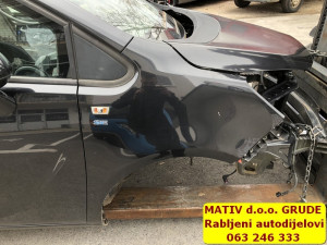 Blatobran DESNI Opel Meriva B 2012. CRNA boja