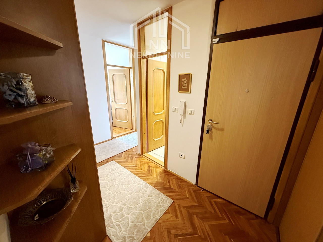 NN Nekretnine:Trosoban stan 80m2 sa parkingom-Branilaca Sarajeva 14