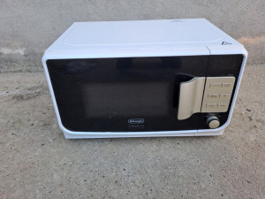 Mikrovalna delonghi