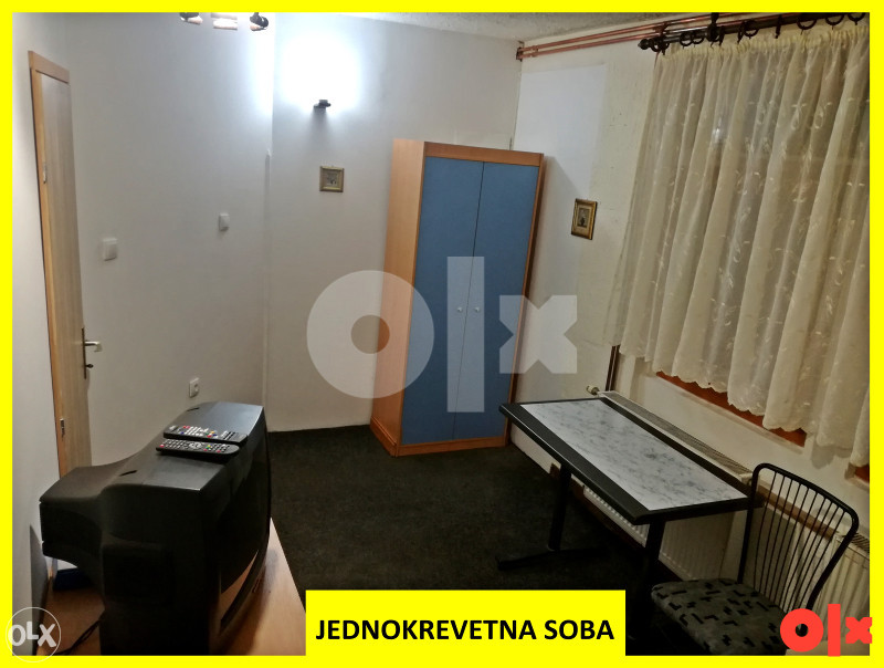 Jednokrevetna soba sa zasebnim toaletom u blizini Kasarne 2