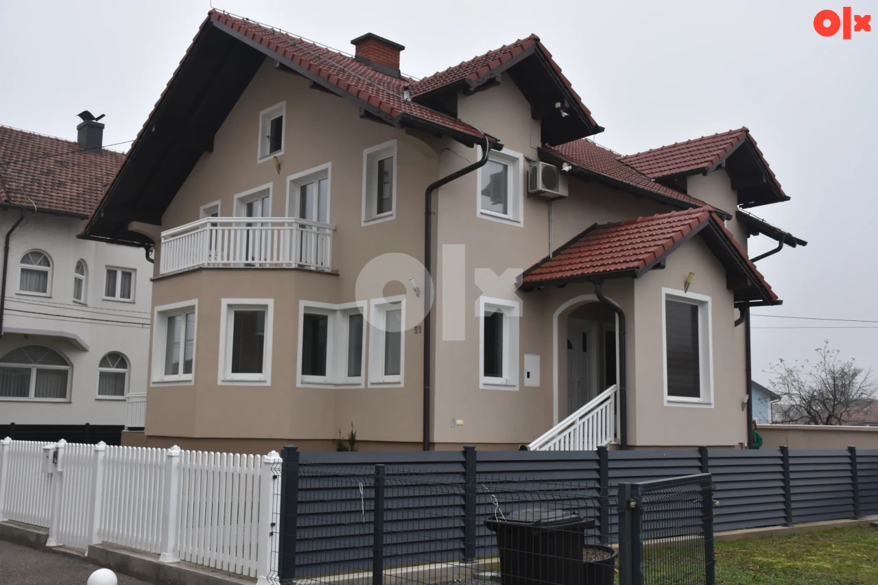 Kuća Modriča 300m2 2