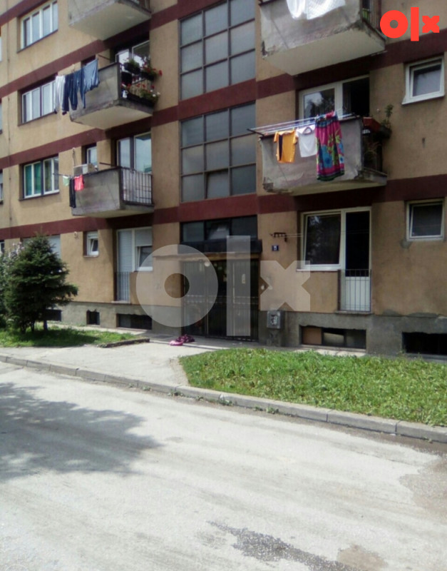 Prodajem stan 35 m2 Zavidovići 3