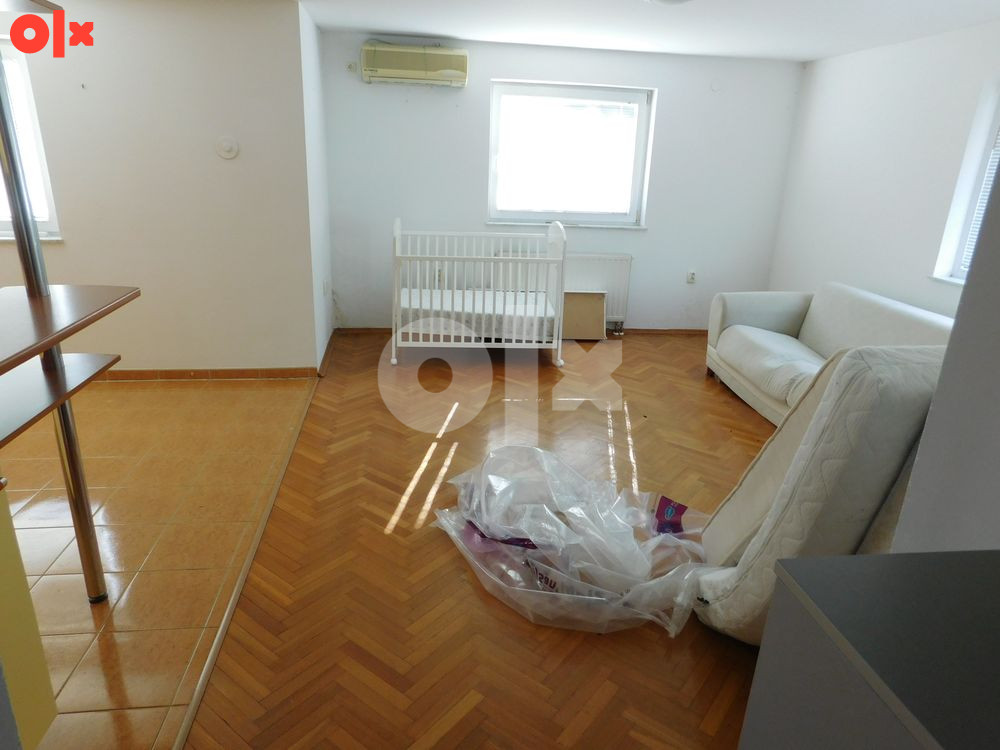 2 OBJEKTA:stambeni i poslovni 393m2, placa 3527m2 -Veliko Blaško 17