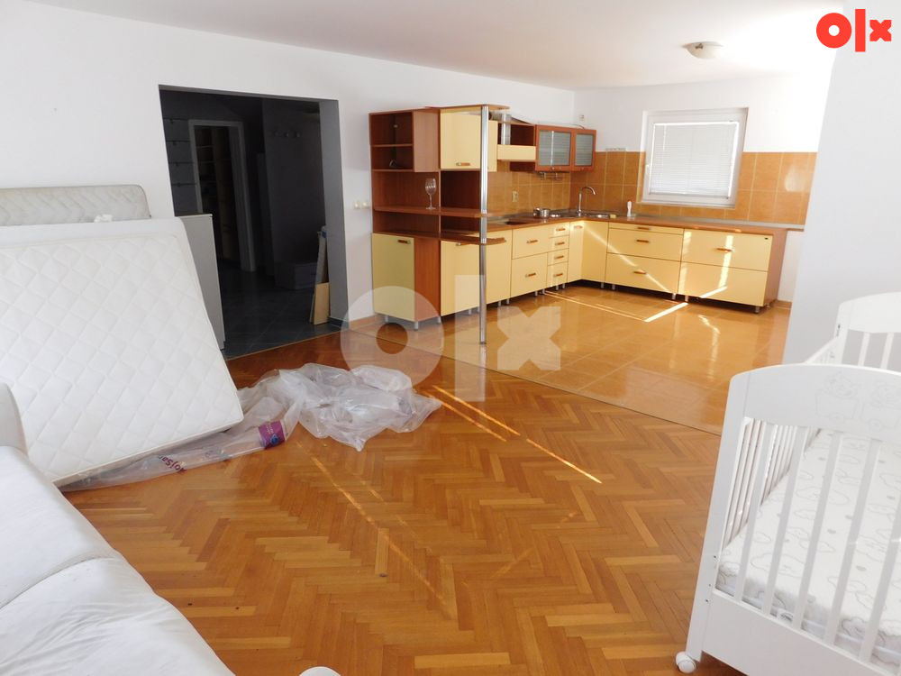 2 OBJEKTA:stambeni i poslovni 393m2, placa 3527m2 -Veliko Blaško 18