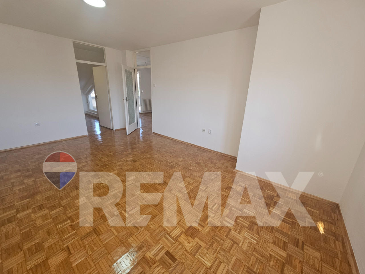 Komforan dvosoban stan 60m2 sa pogledom na grad/Starčevica 6