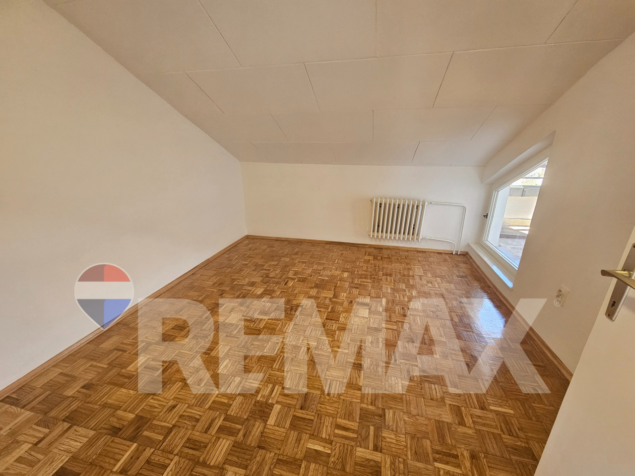 Komforan dvosoban stan 60m2 sa pogledom na grad/Starčevica 8