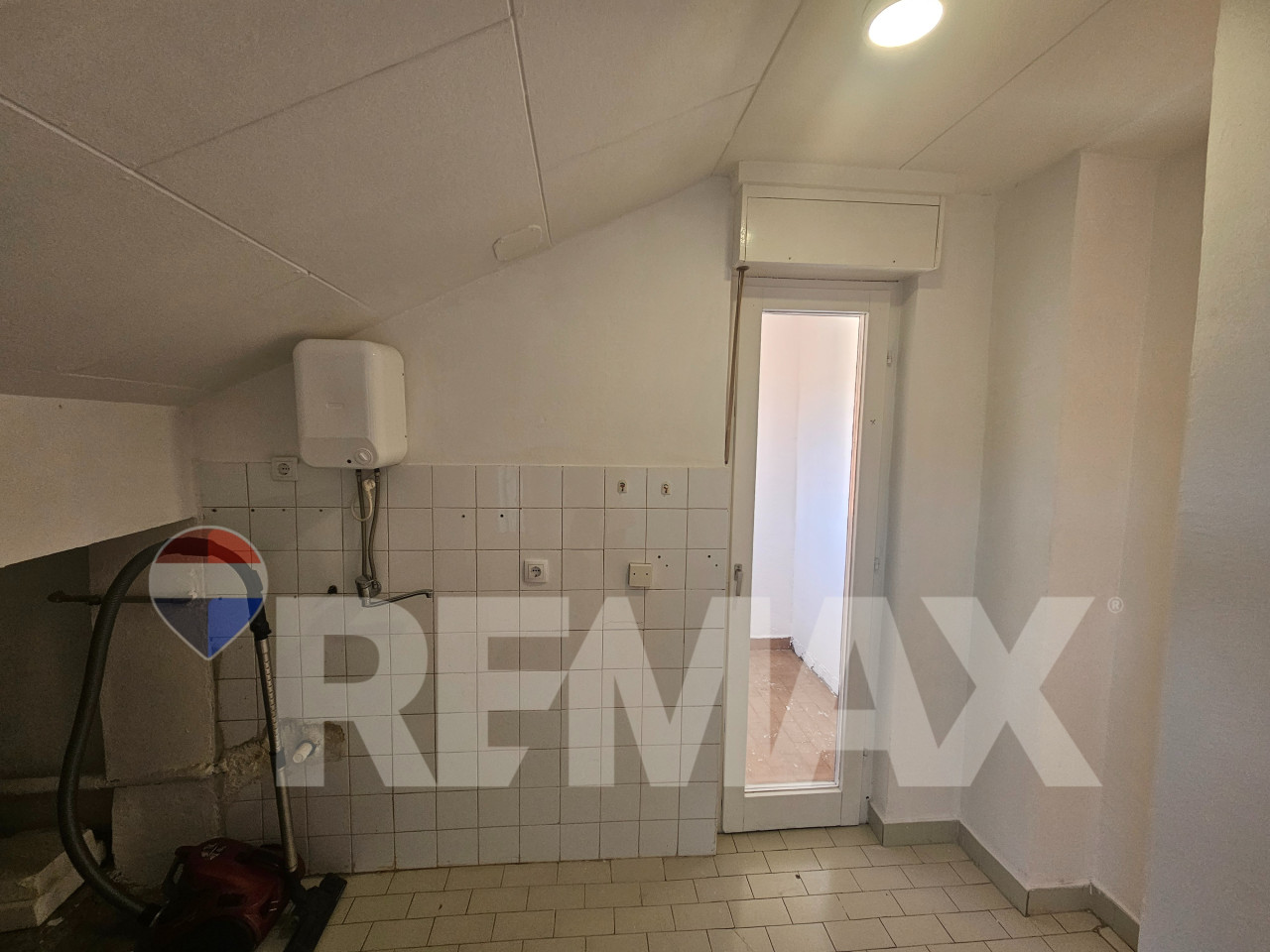 Komforan dvosoban stan 60m2 sa pogledom na grad/Starčevica 13