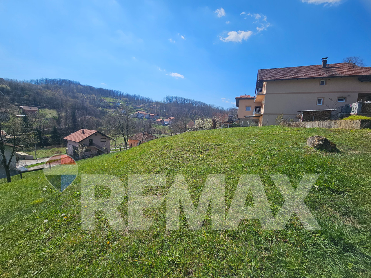 Odličan plac 940m2 za izgradnju kuće/ UT uslovi/ Lauš-Saračica 3