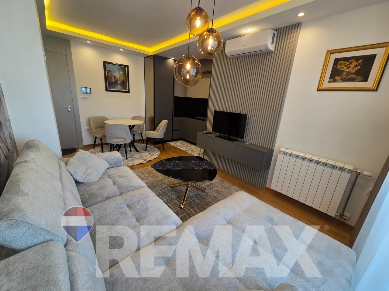 Luksuzan dvosoban stan za najam, 40m2, novogradnja, garaža 3