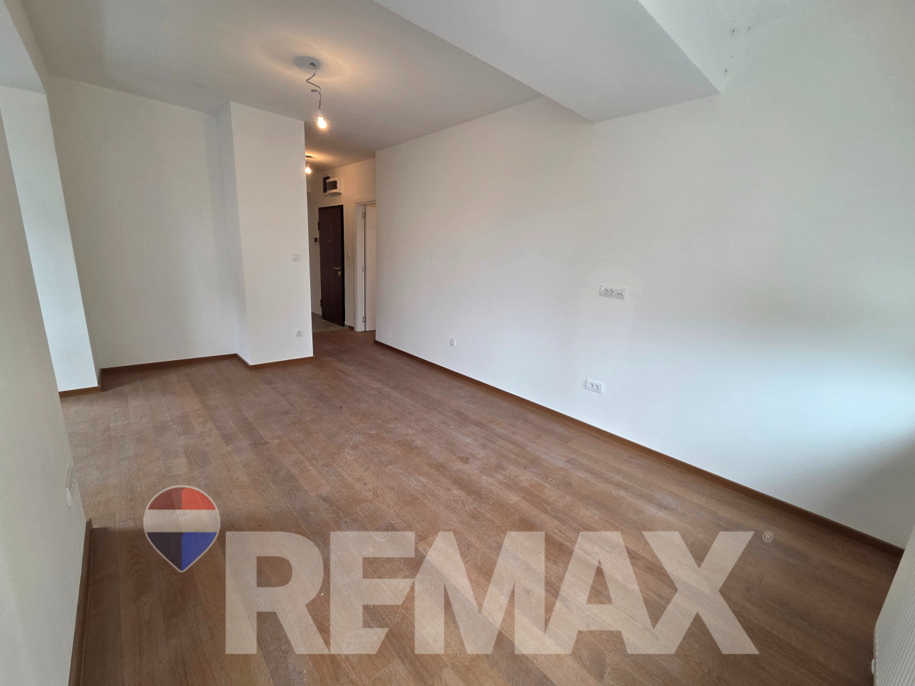 Nov četverosoban stan 98m2, centar, garaža 19m2, ostava 14m2 4