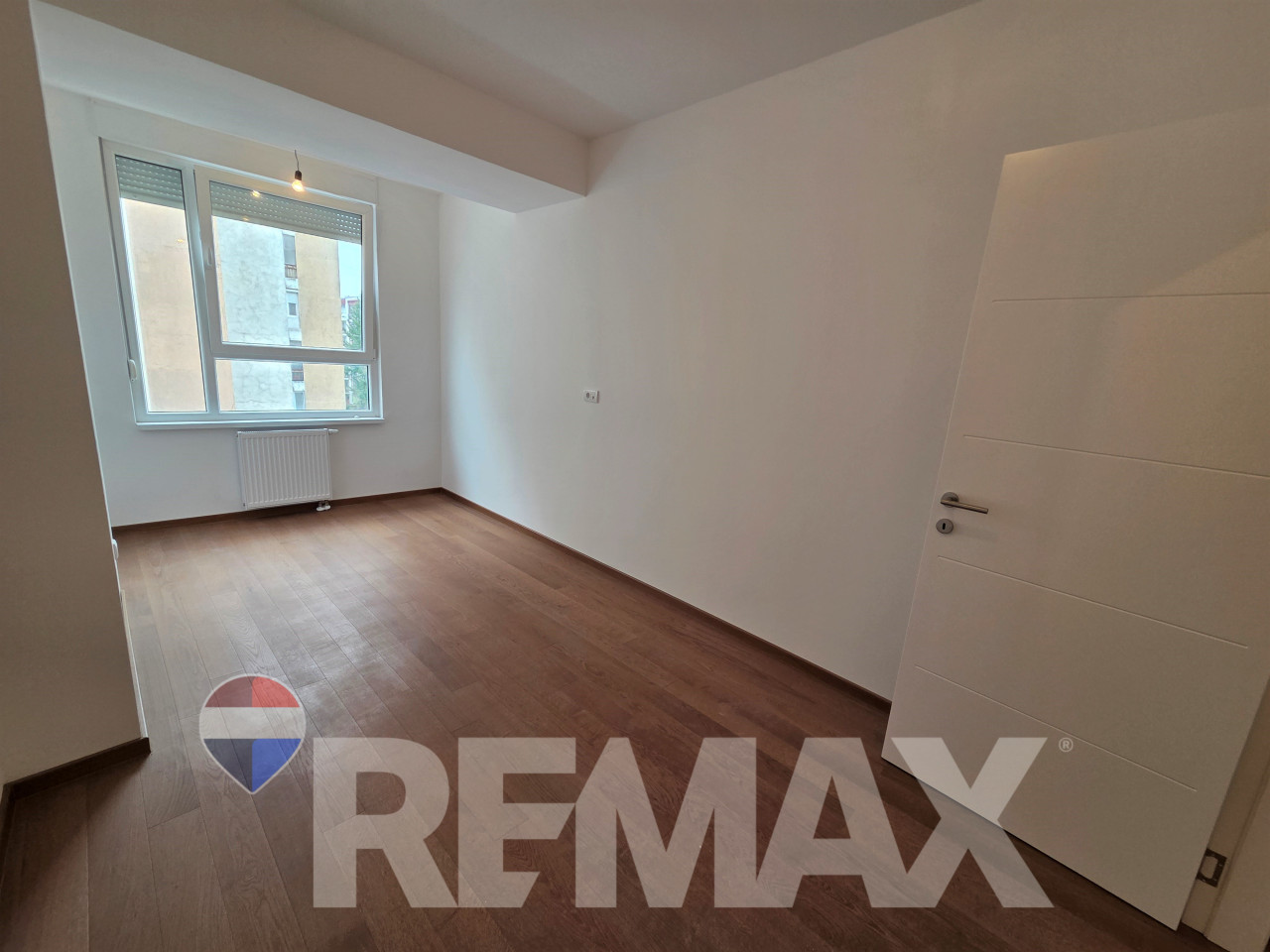 Nov četverosoban stan 98m2, centar, garaža 19m2, ostava 14m2 9