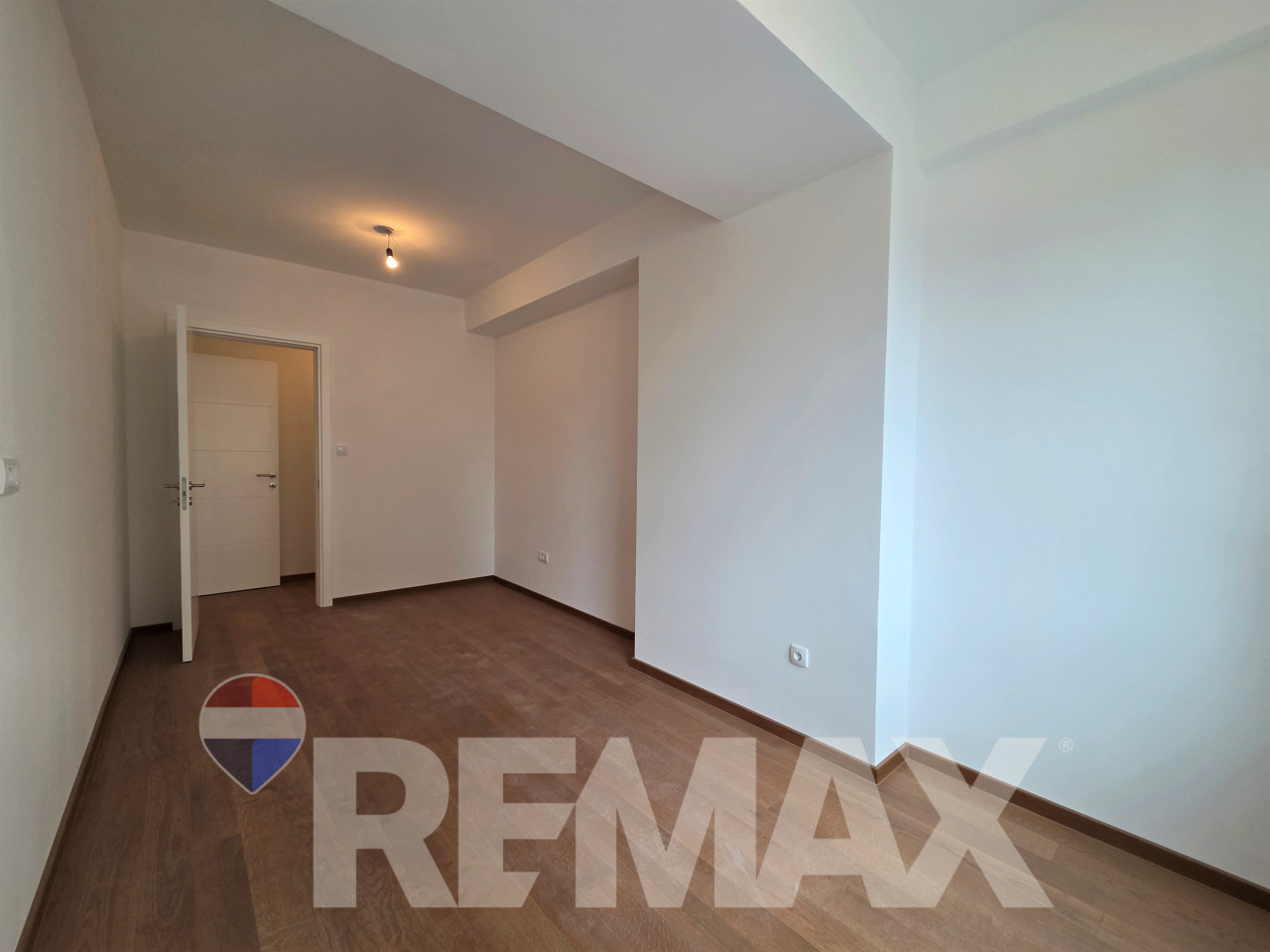 Nov četverosoban stan 98m2, centar, garaža 19m2, ostava 14m2 10