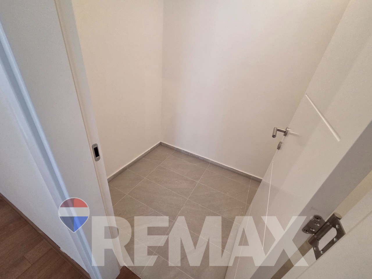 Nov četverosoban stan 98m2, centar, garaža 19m2, ostava 14m2 13