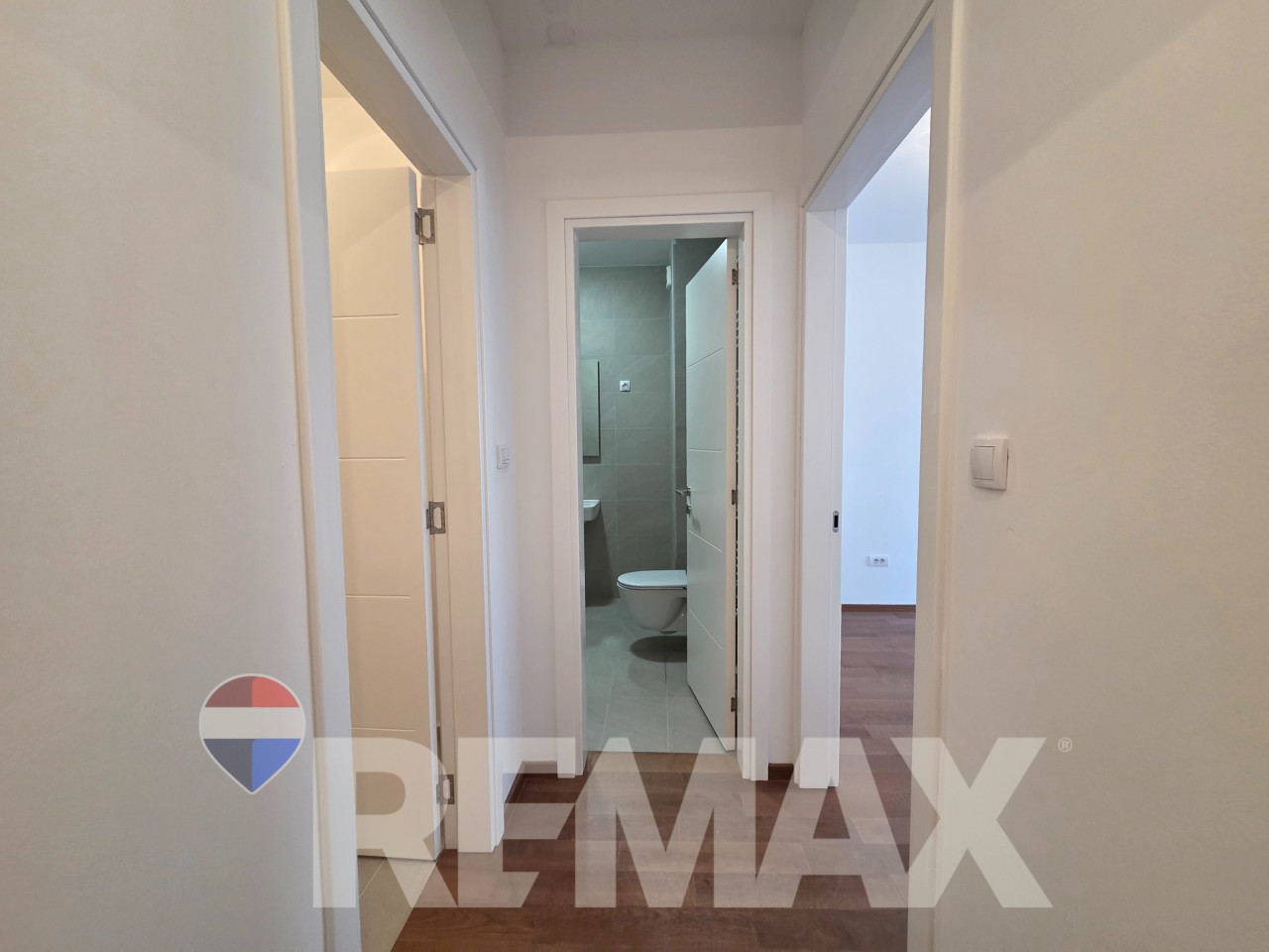 Nov četverosoban stan 98m2, centar, garaža 19m2, ostava 14m2 17