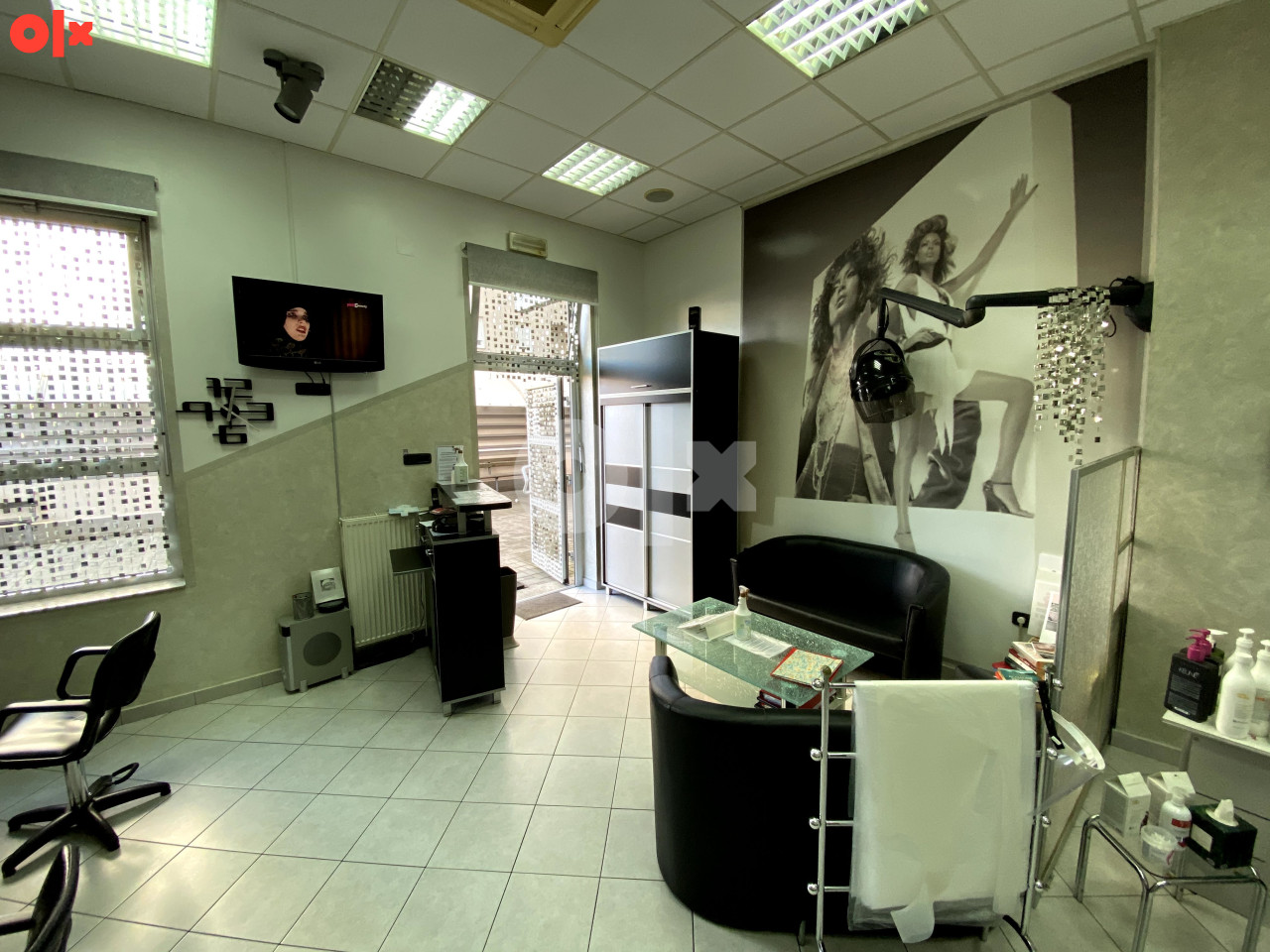 Iznajmljuje se poslovni prostor (frizerski salon) Banja Luka 3