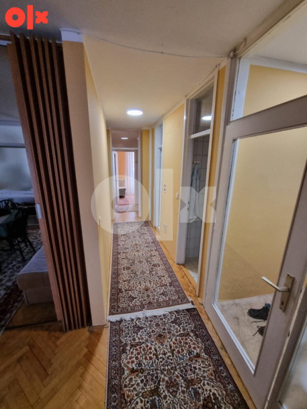 Prodajem četvorosoban stan u zgradi Kifla na Dolac Malti 3