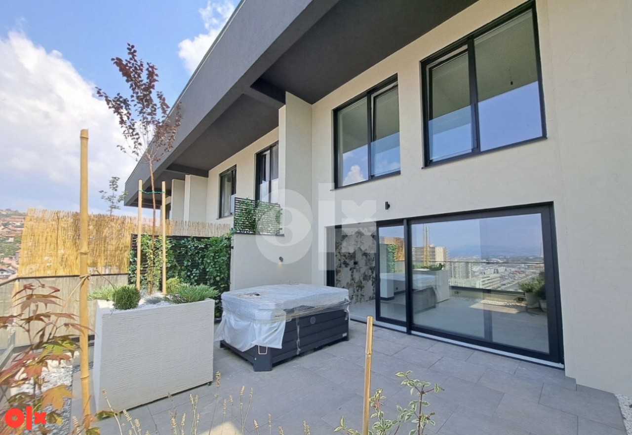 Penthouse apartman, Avenija
