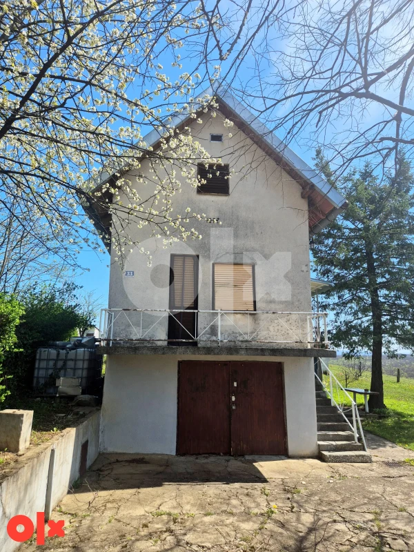 Na prodaju vikendica na placu 935m2 - Slatina 2