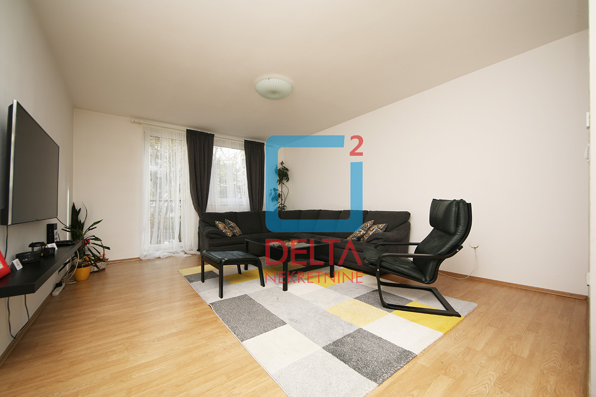 Četverosoban stan sa otvorenim pogledom / 91m2 / 2.sprat / Vraca 2